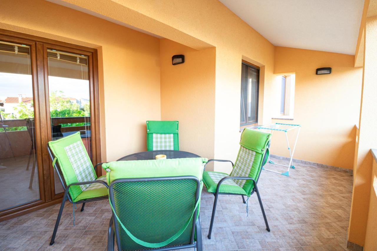 Apartments Dujmovic With Terrace บัชกา ภายนอก รูปภาพ
