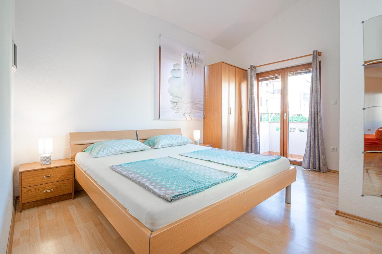 Apartments Dujmovic With Terrace บัชกา ภายนอก รูปภาพ