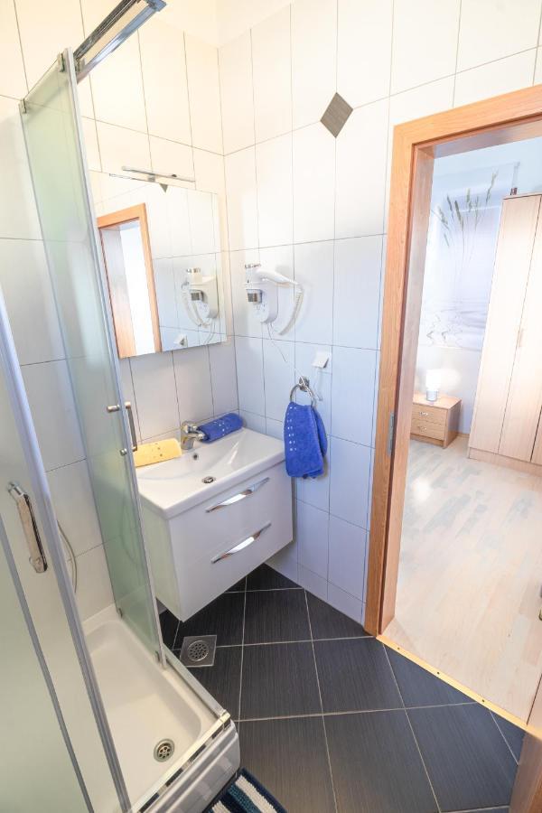 Apartments Dujmovic With Terrace บัชกา ภายนอก รูปภาพ