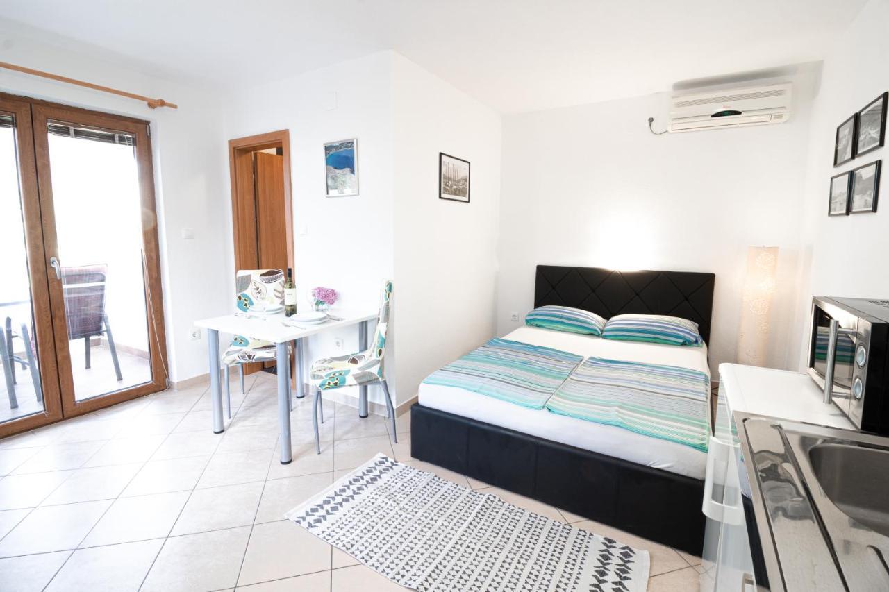 Apartments Dujmovic With Terrace บัชกา ภายนอก รูปภาพ