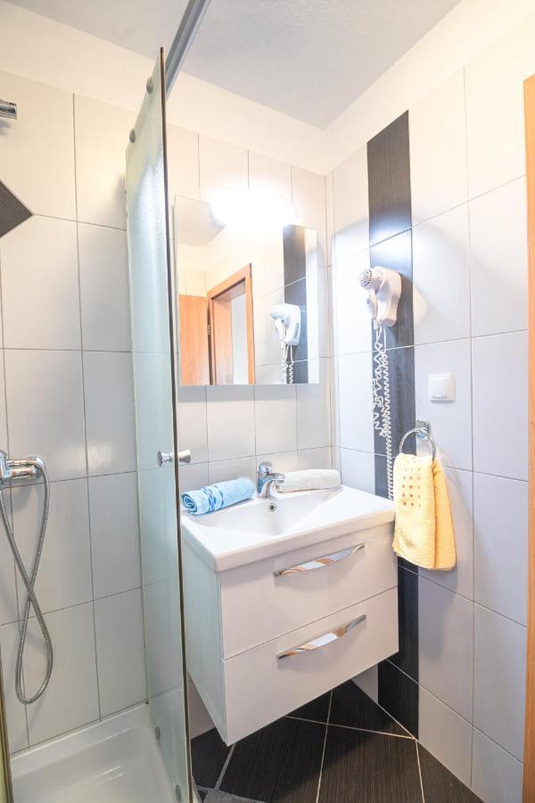 Apartments Dujmovic With Terrace บัชกา ภายนอก รูปภาพ
